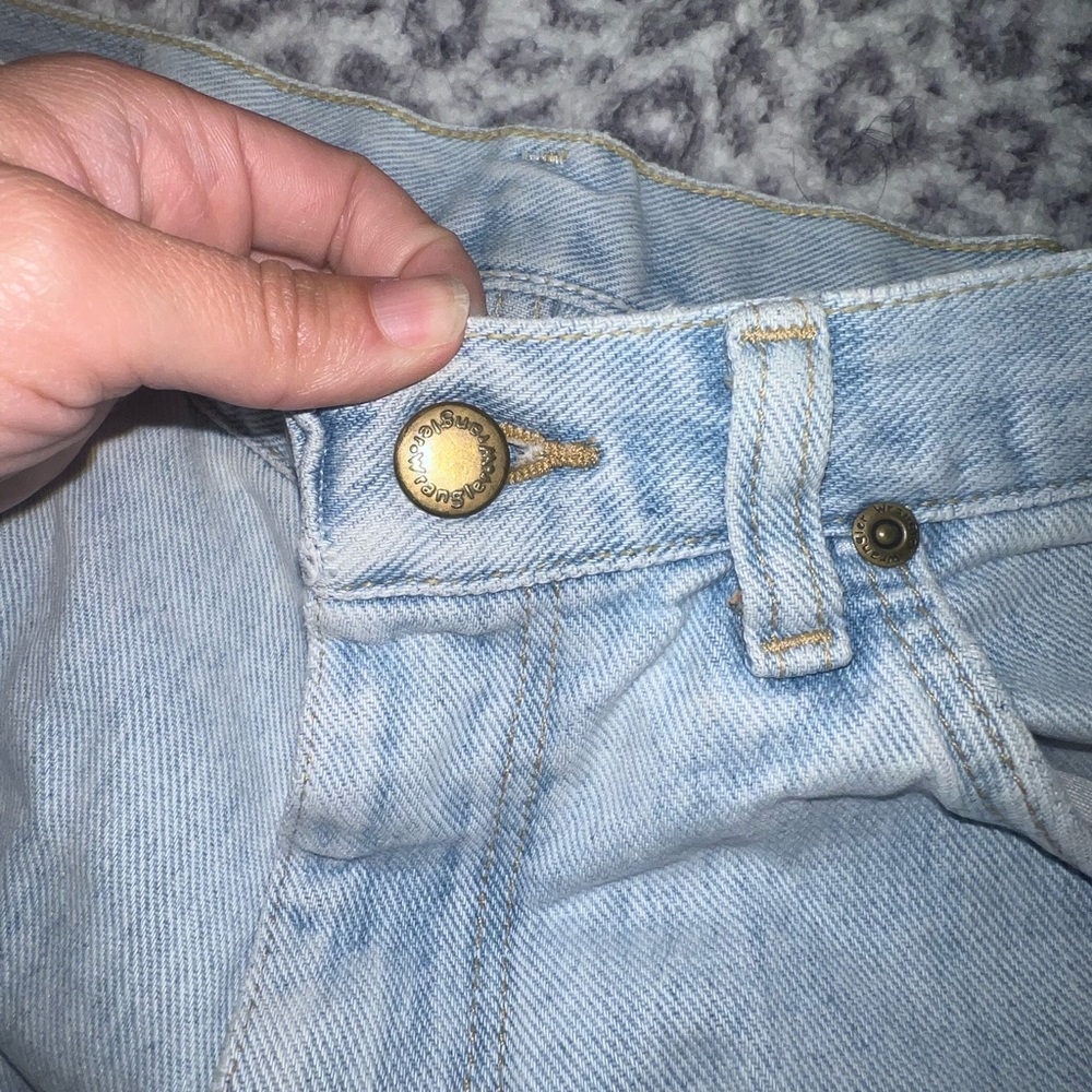 Light wash wrangler jean shorts - Picture 6 of 11
